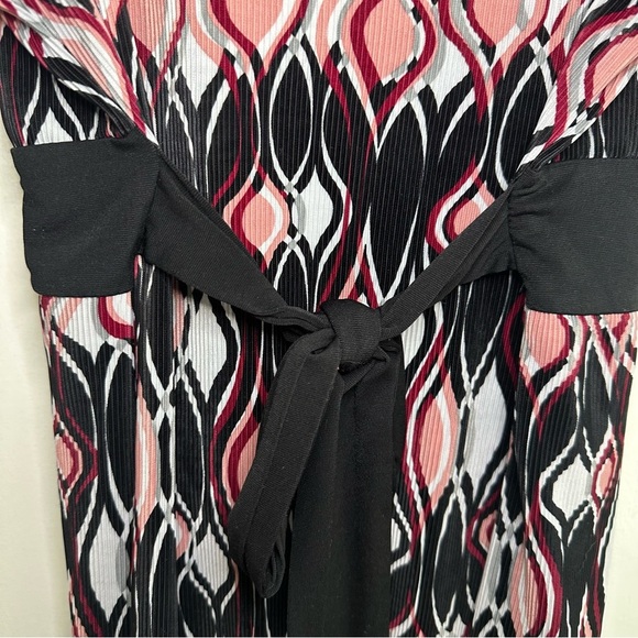 Vision Apparel Y2K Tie Back Babydoll Top. Size: Large. Black, pink and white. - Picture 6 of 8